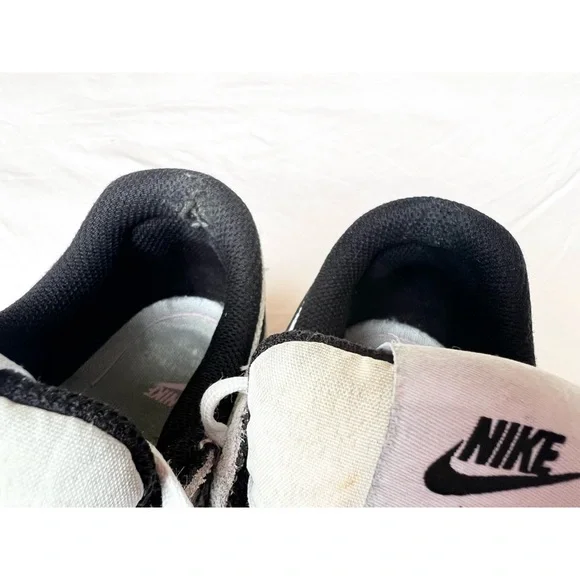 Nike Women’s Air Max Excee Sneaker - Picture 4 of 7